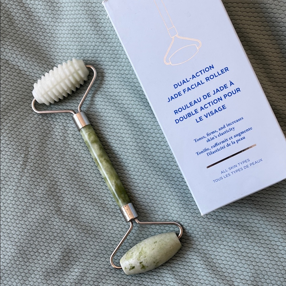 Dual-Action Jade Facial Roller - Green & White